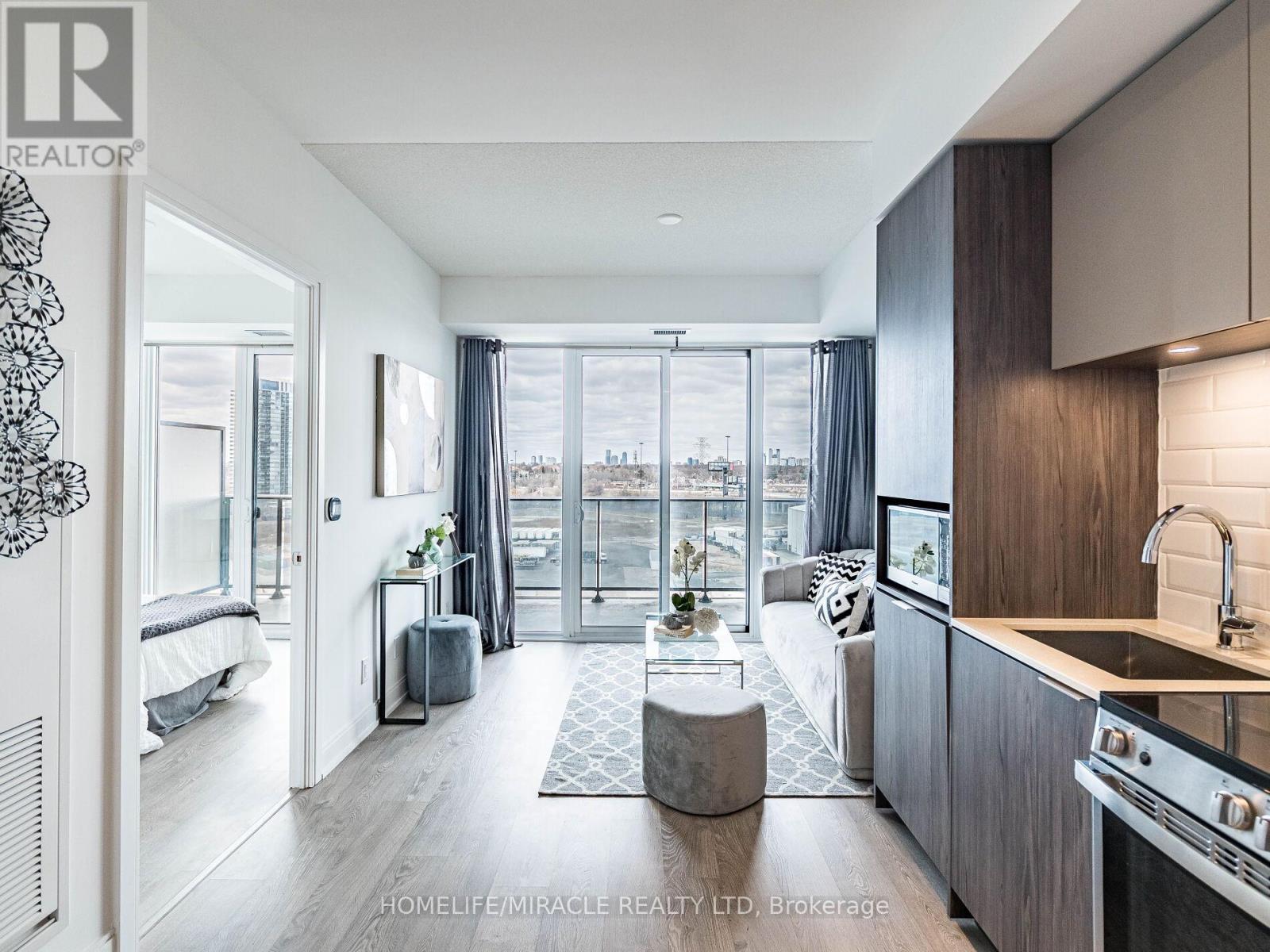 70 Annie Craig Drive, Toronto, Ontario  M8V 0G2 - Photo 5 - W12133901