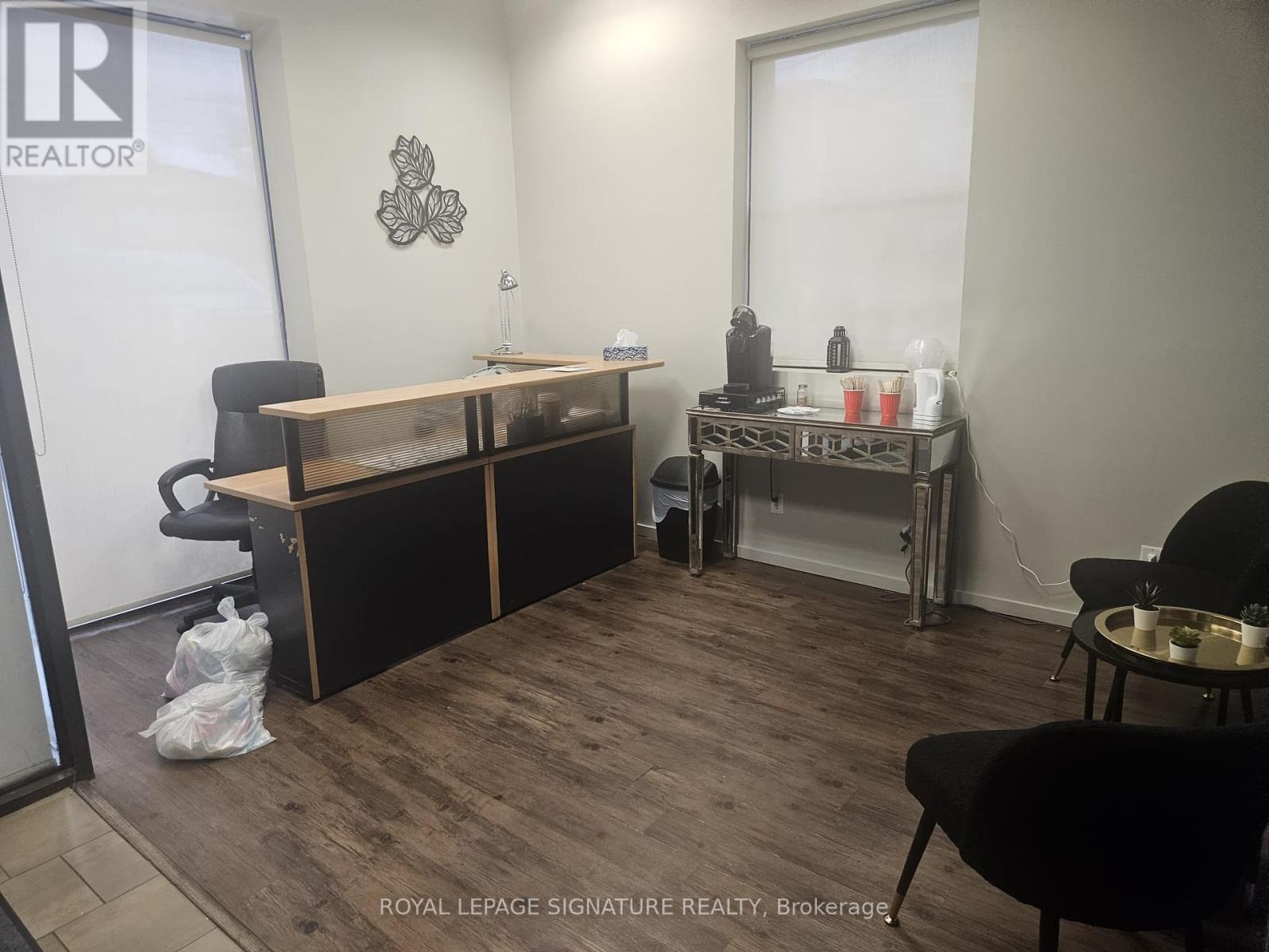 204 Pellatt Avenue S, Toronto, Ontario  M9N 2P6 - Photo 8 - W12133908