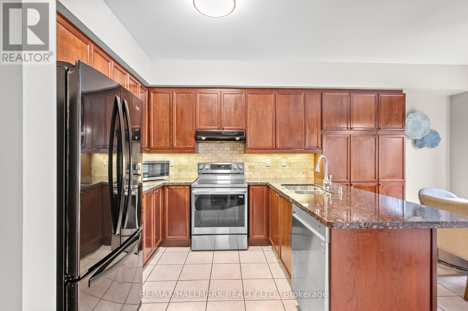 1530 Portsmouth Place, Mississauga, Ontario  L5M 7W1 - Photo 12 - W12133914