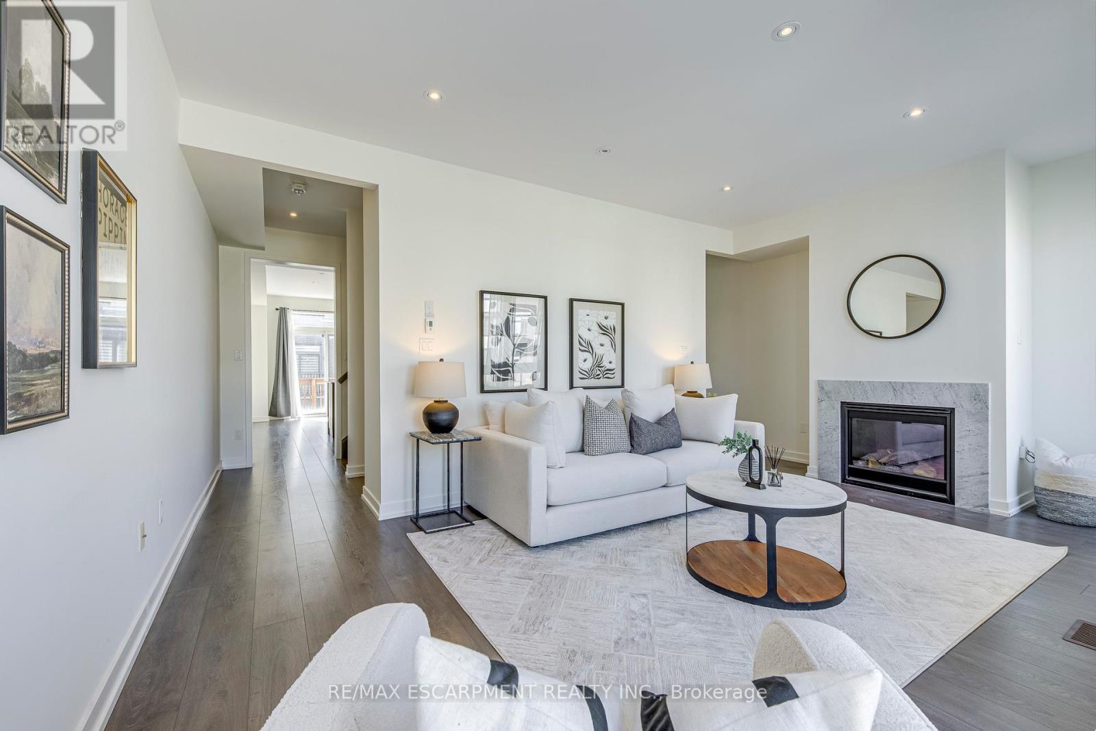 301 Squire Crescent, Oakville, Ontario  L6H 0L8 - Photo 10 - W12133928