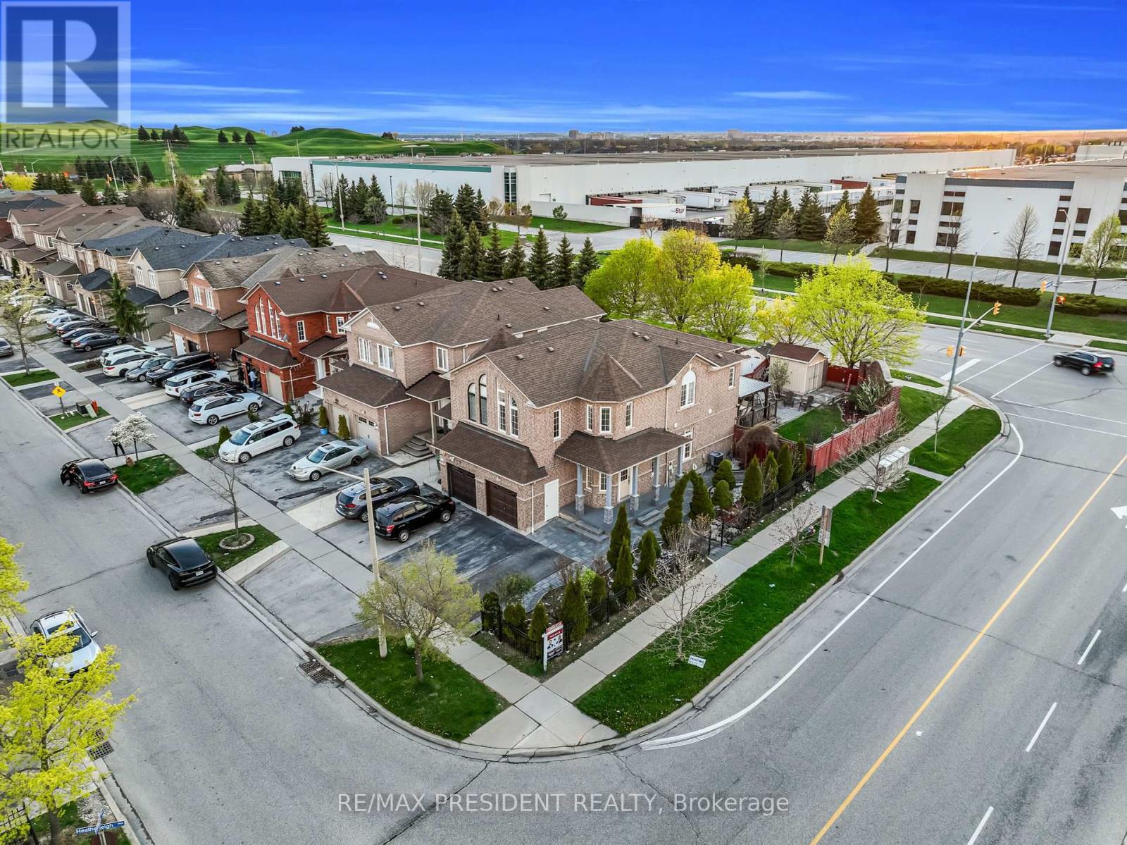 994 Ledbury Crescent, Mississauga, Ontario  L5V 2P7 - Photo 48 - W12133991