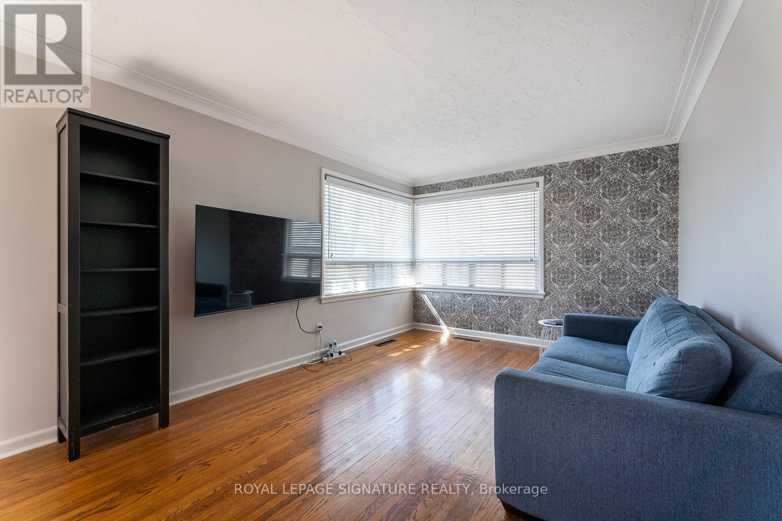 11 Coppermill Drive, Toronto, Ontario  M9W 3Z1 - Photo 10 - W12133994