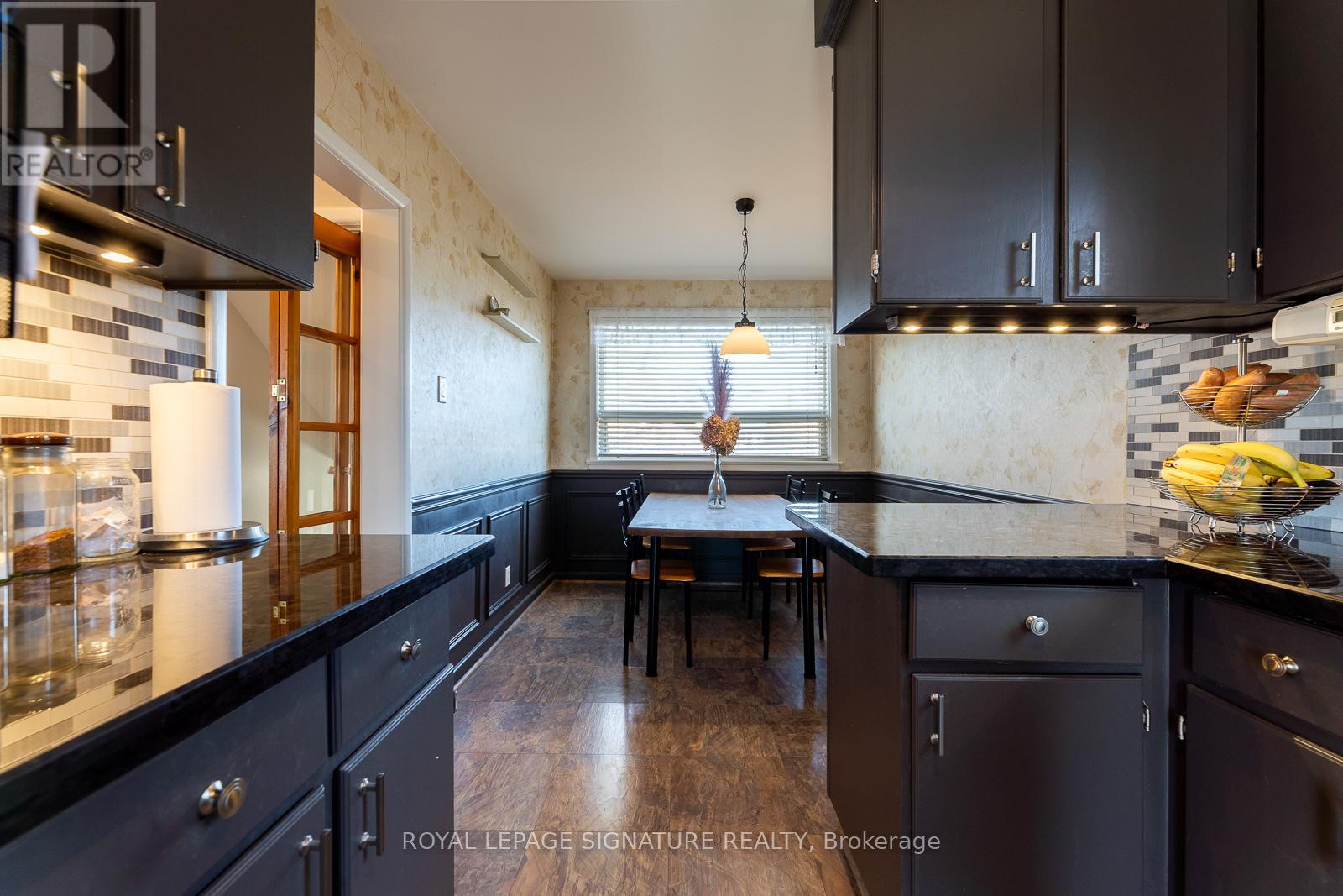 11 Coppermill Drive, Toronto, Ontario  M9W 3Z1 - Photo 13 - W12133994