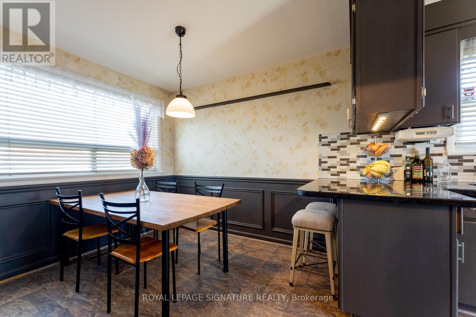 11 Coppermill Drive, Toronto, Ontario  M9W 3Z1 - Photo 14 - W12133994