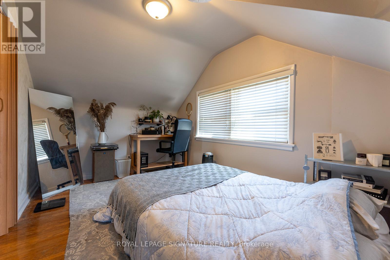 11 Coppermill Drive, Toronto, Ontario  M9W 3Z1 - Photo 19 - W12133994