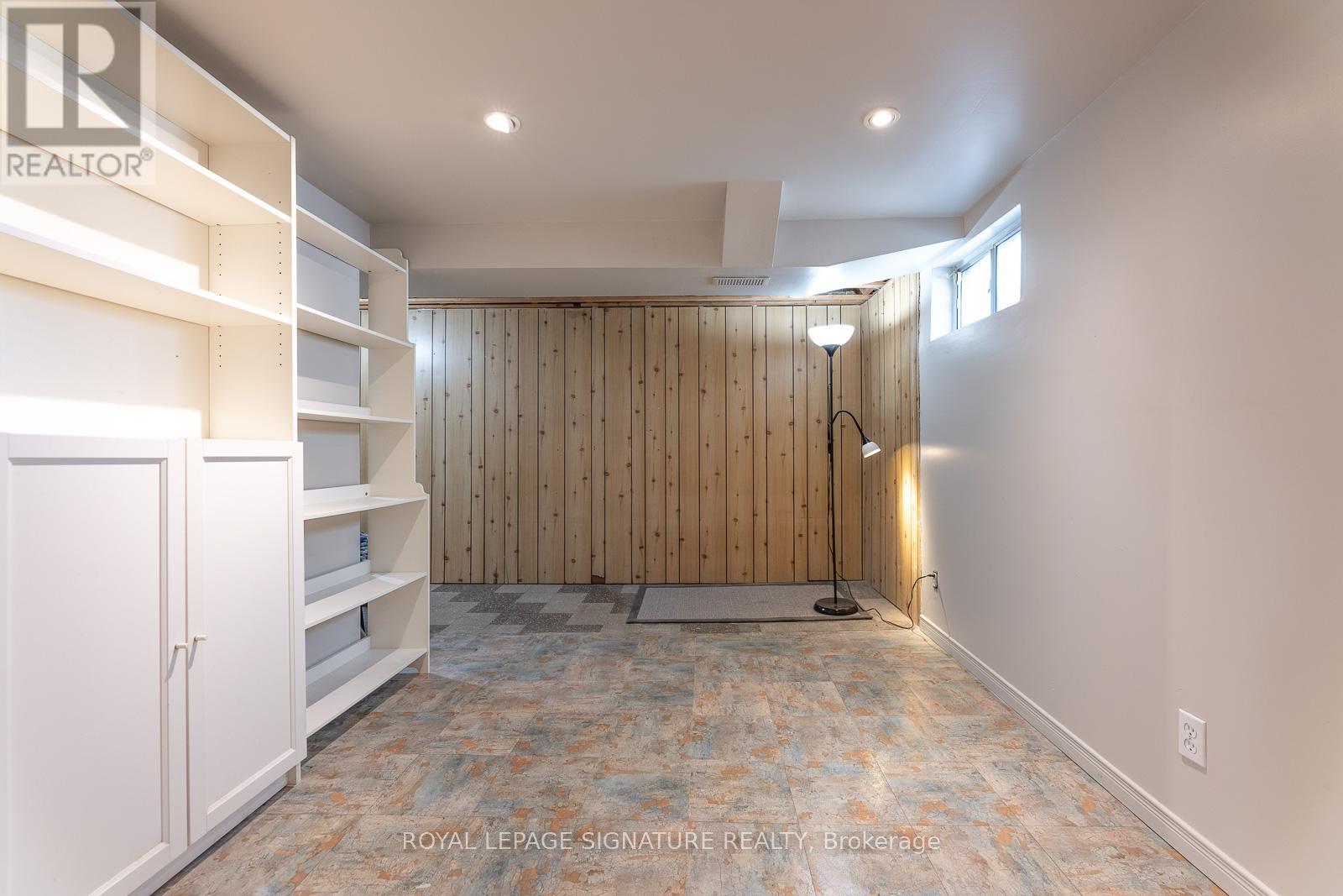 11 Coppermill Drive, Toronto, Ontario  M9W 3Z1 - Photo 25 - W12133994