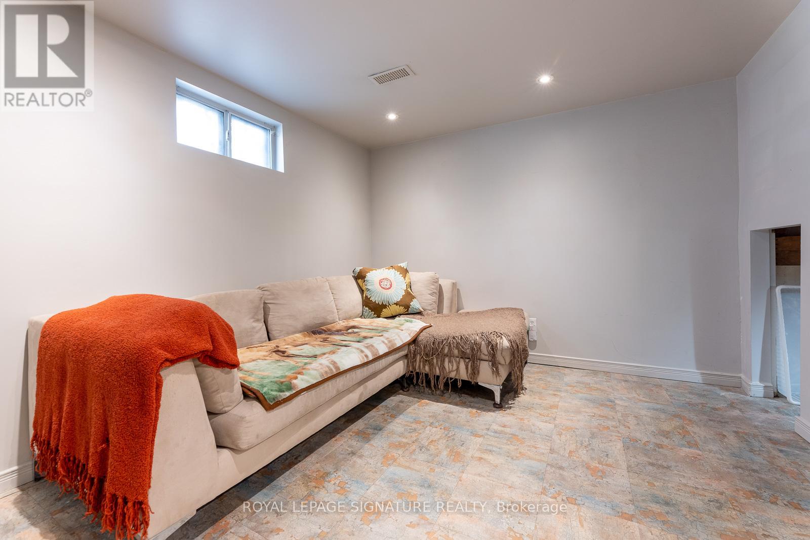 11 Coppermill Drive, Toronto, Ontario  M9W 3Z1 - Photo 27 - W12133994
