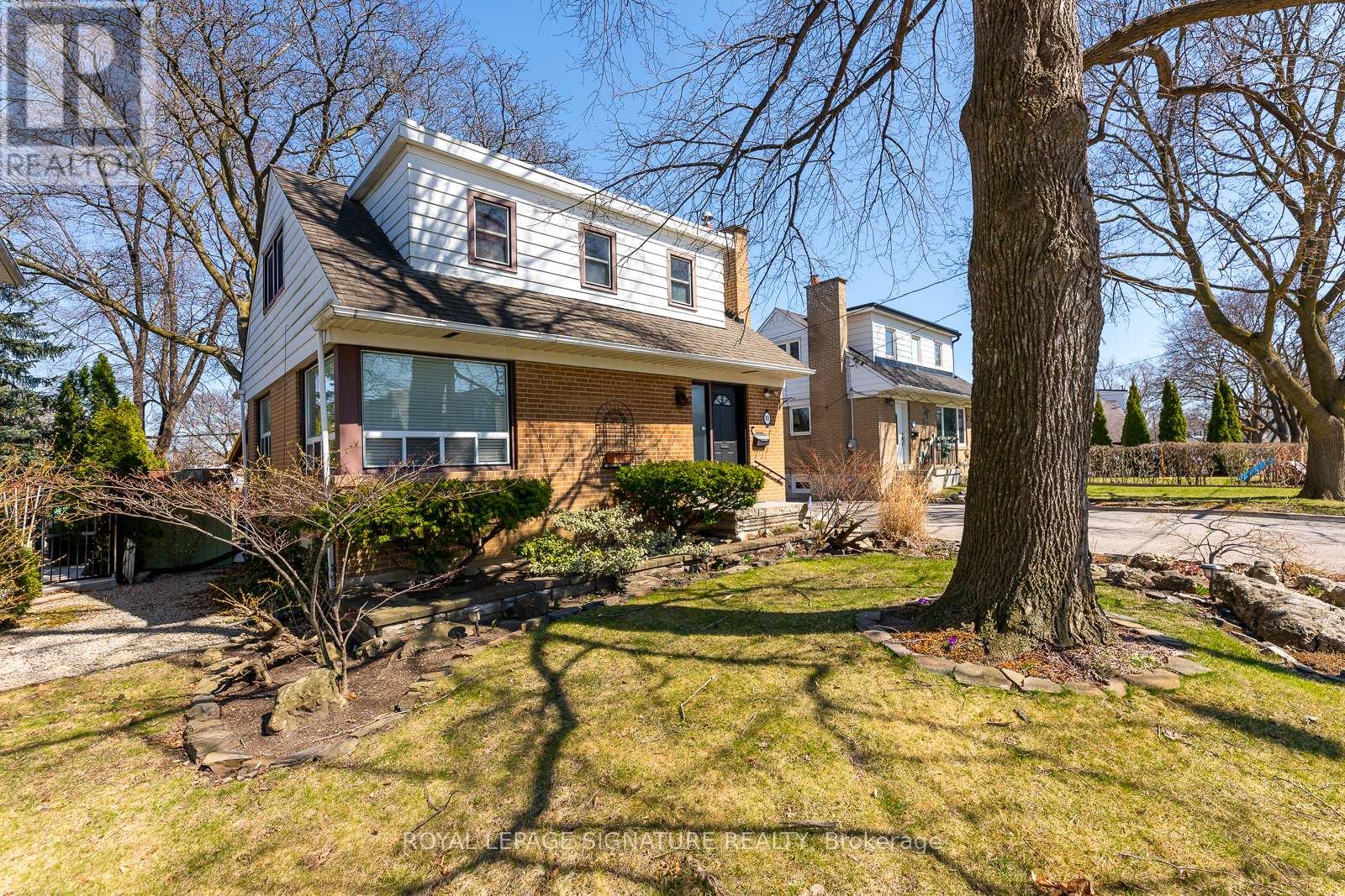 11 Coppermill Drive, Toronto, Ontario  M9W 3Z1 - Photo 3 - W12133994