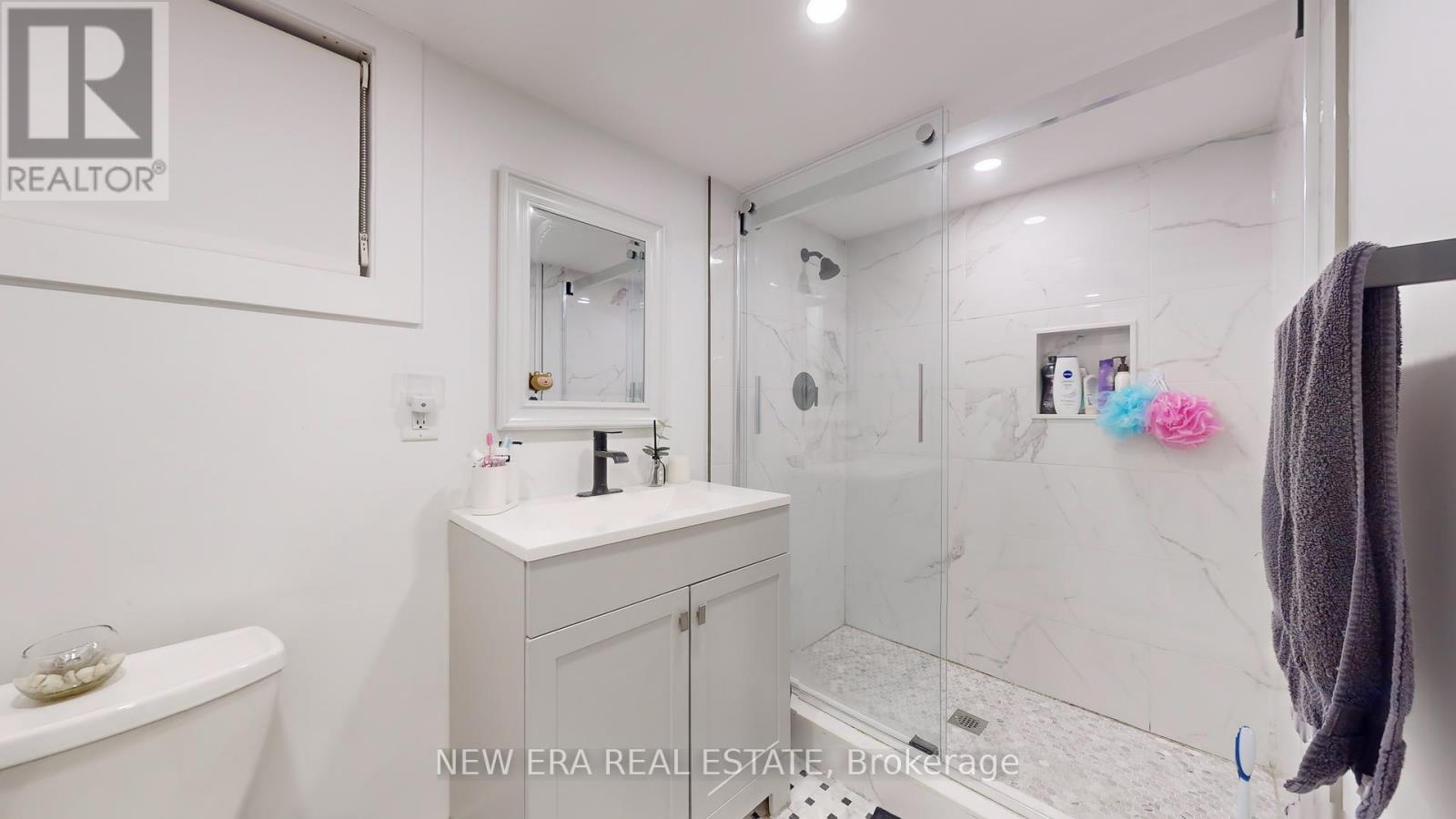 291 Gilbert Avenue, Toronto, Ontario  M6E 4W8 - Photo 27 - W12134032