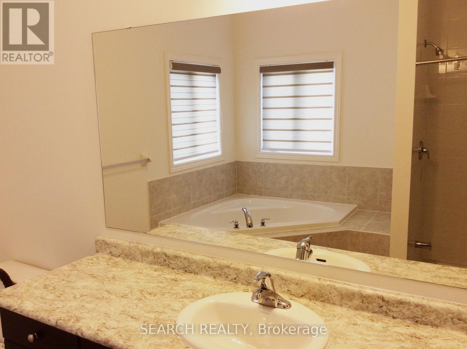 9 Exhibition Crescent, Brampton, Ontario  L7A 4B8 - Photo 13 - W12134034