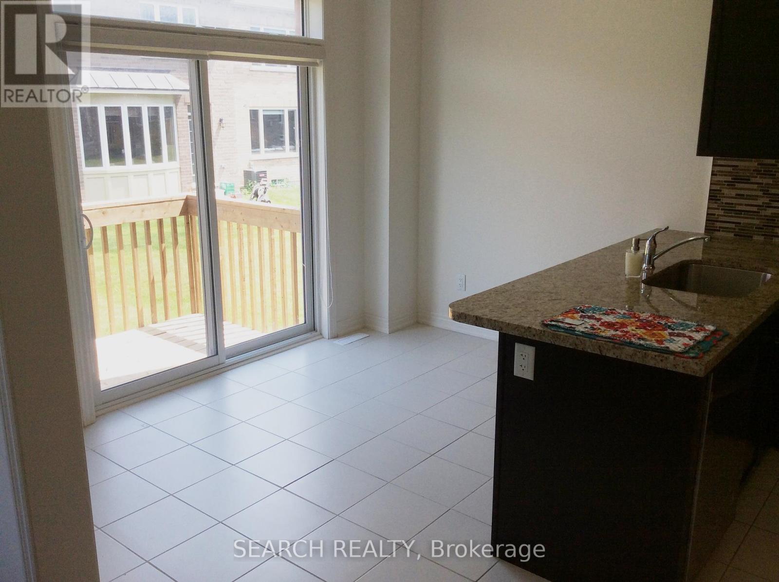 9 Exhibition Crescent, Brampton, Ontario  L7A 4B8 - Photo 7 - W12134034