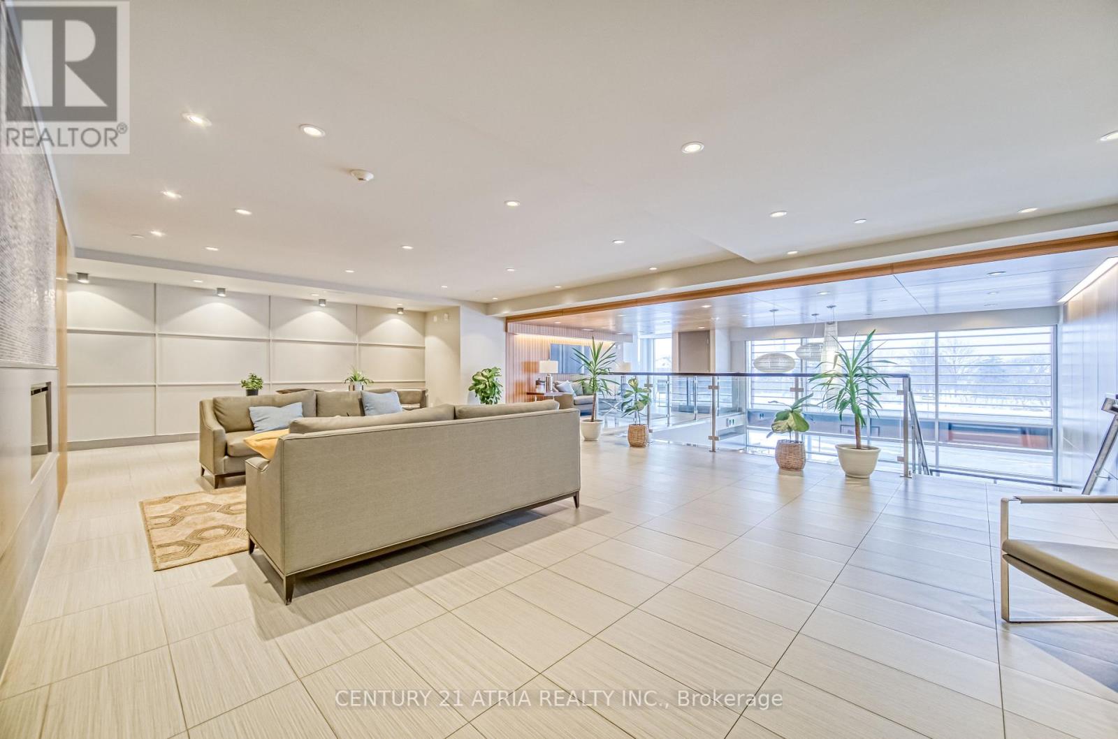 113 - 3028 Creekshore Common, Oakville, Ontario  L6M 5K6 - Photo 3 - W12134071