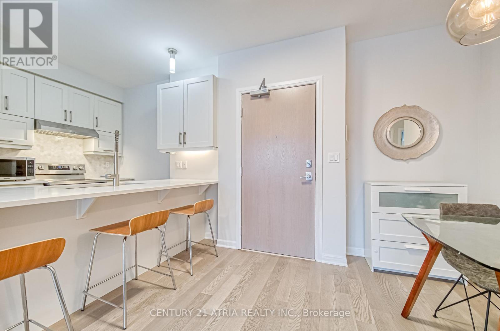 Property at 113 - 3028 CREEKSHORE COMMON image 4
