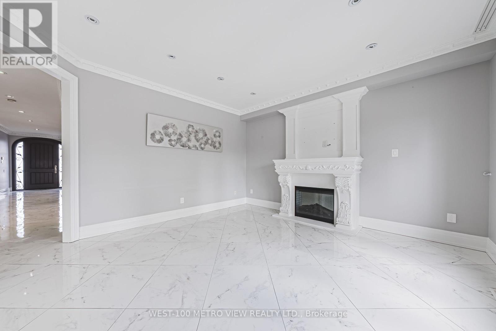 589 Glen Park Avenue, Toronto, Ontario  M6B 2G4 - Photo 9 - W12134091