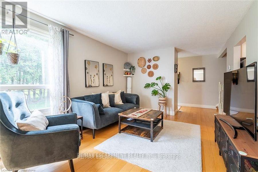 3 - 657 Francis Road, Burlington, Ontario  L7T 3X6 - Photo 13 - W12134097