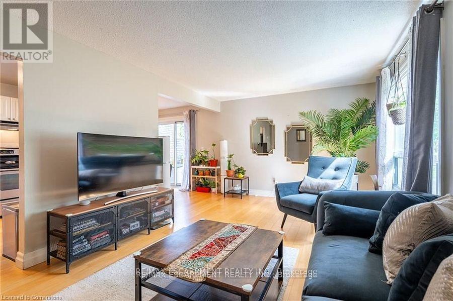 3 - 657 Francis Road, Burlington, Ontario  L7T 3X6 - Photo 16 - W12134097