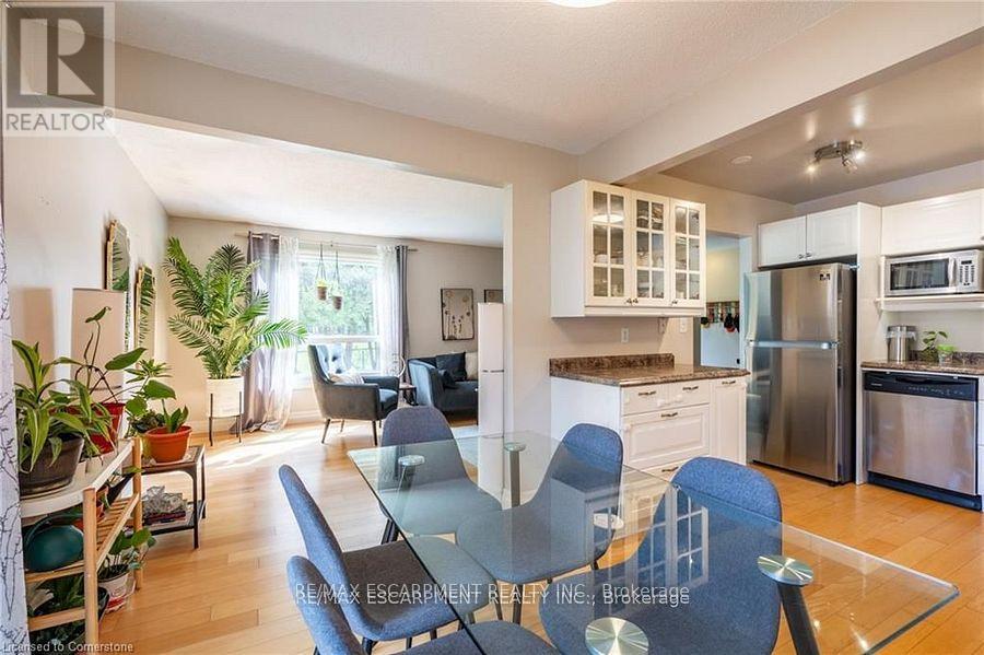 3 - 657 Francis Road, Burlington, Ontario  L7T 3X6 - Photo 19 - W12134097