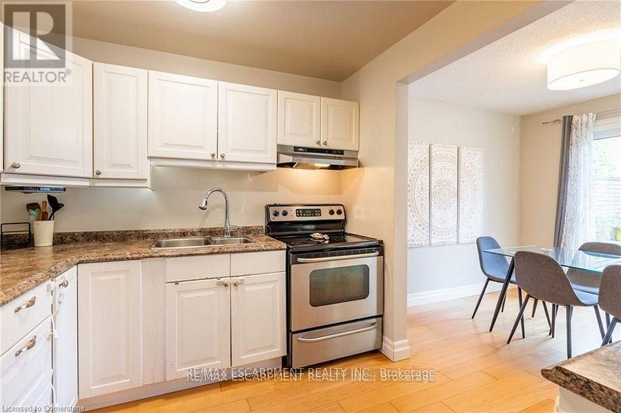 3 - 657 Francis Road, Burlington, Ontario  L7T 3X6 - Photo 23 - W12134097
