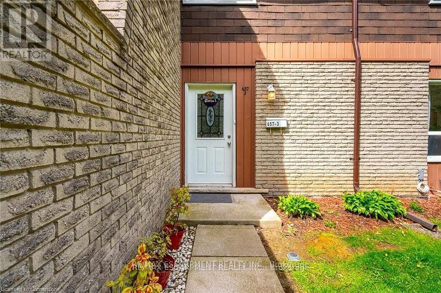 3 - 657 Francis Road, Burlington, Ontario  L7T 3X6 - Photo 6 - W12134097