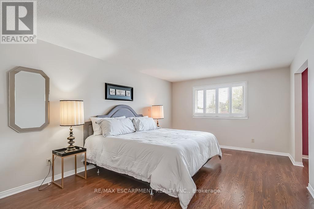2347 Tweedsmuir Court, Burlington, Ontario  L7P 4K9 - Photo 26 - W12134111