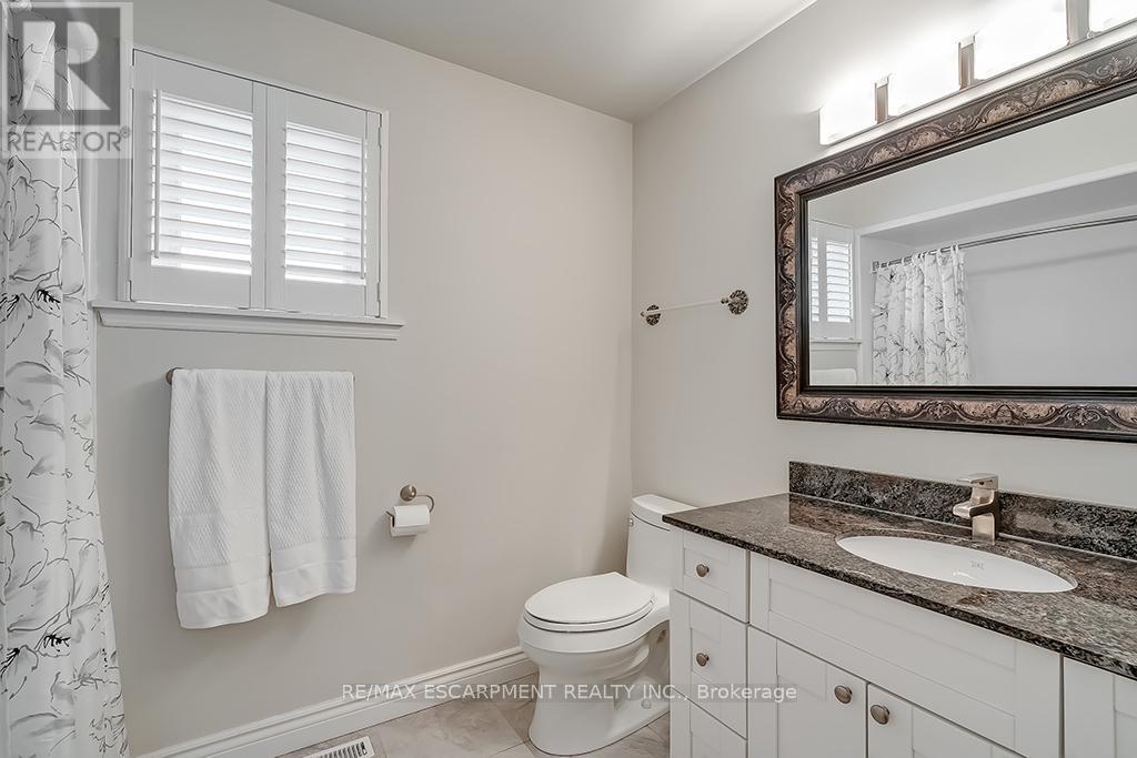 2347 Tweedsmuir Court, Burlington, Ontario  L7P 4K9 - Photo 34 - W12134111