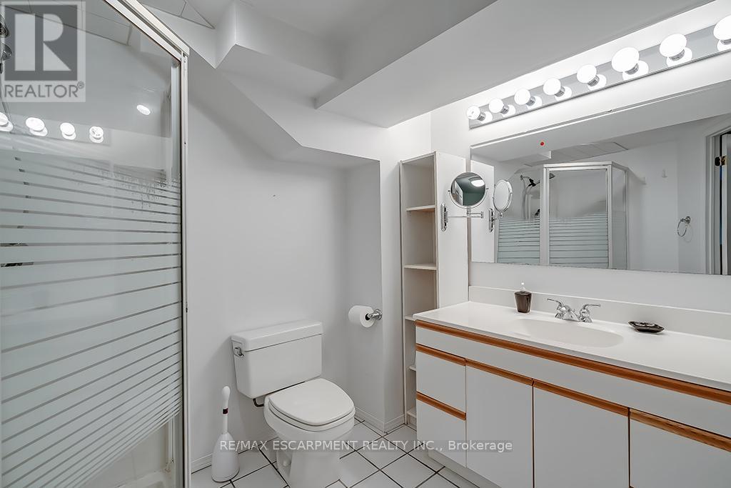 2347 Tweedsmuir Court, Burlington, Ontario  L7P 4K9 - Photo 37 - W12134111