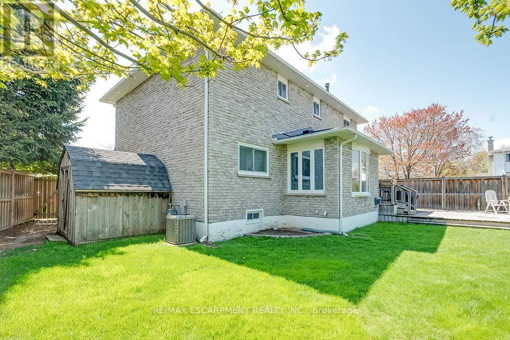 2347 Tweedsmuir Court, Burlington, Ontario  L7P 4K9 - Photo 41 - W12134111