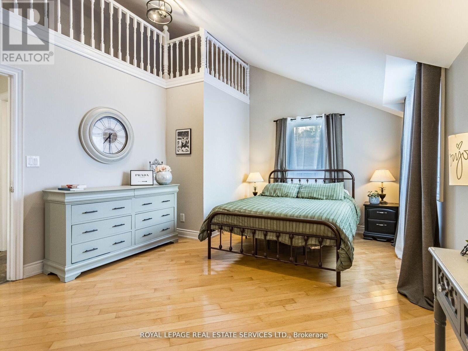 39 Clarence Street, Brampton, Ontario  L6W 1S2 - Photo 19 - W12134134