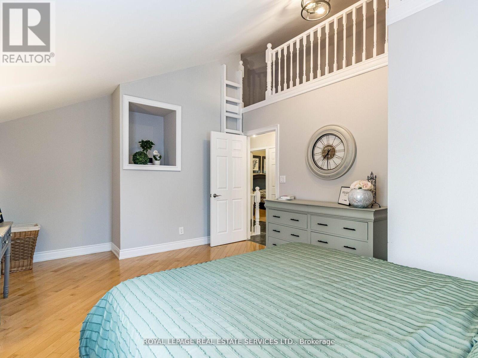 39 Clarence Street, Brampton, Ontario  L6W 1S2 - Photo 20 - W12134134