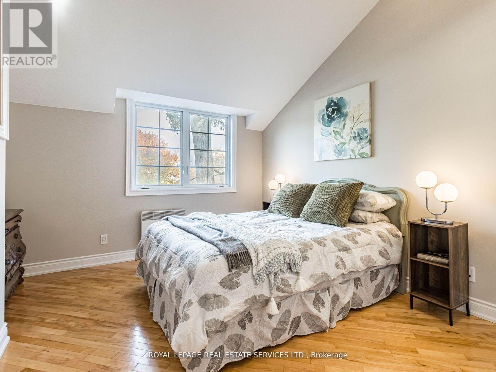 39 Clarence Street, Brampton, Ontario  L6W 1S2 - Photo 21 - W12134134