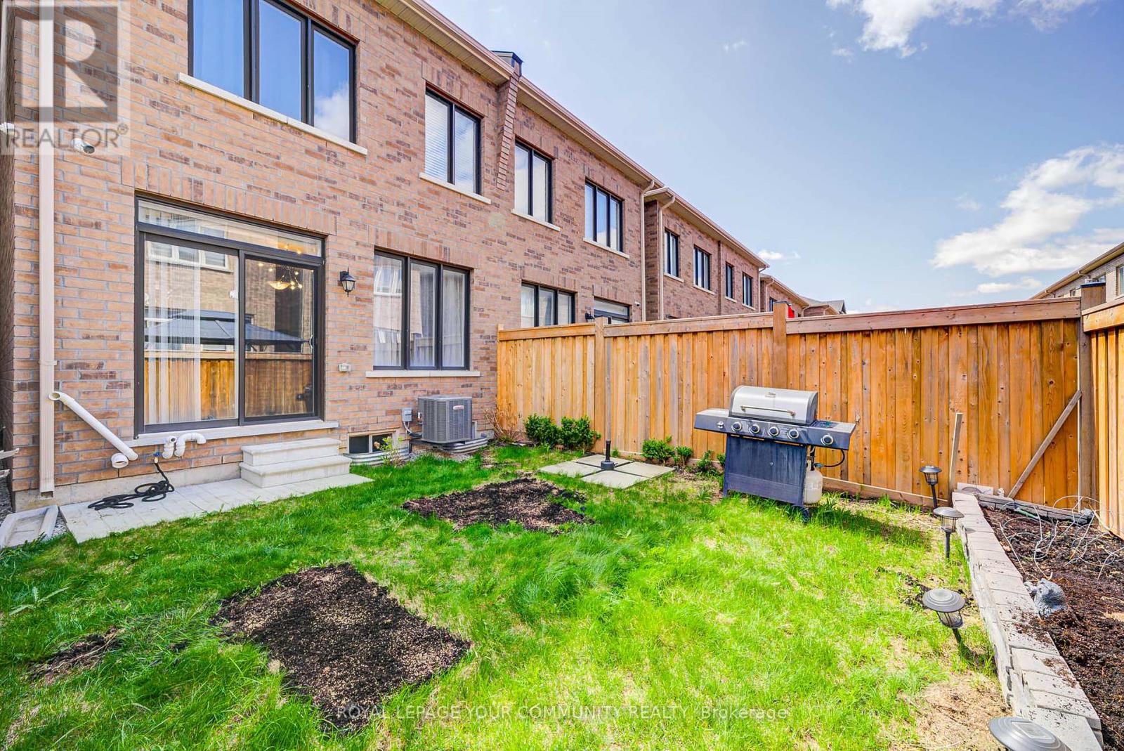 16 Angelfish Road, Brampton, Ontario  L7A 5C5 - Photo 45 - W12134162
