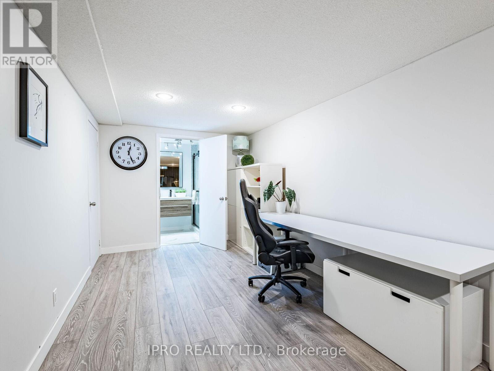 236 Ross Lane, Oakville, Ontario  L6H 5E6 - Photo 25 - W12134191
