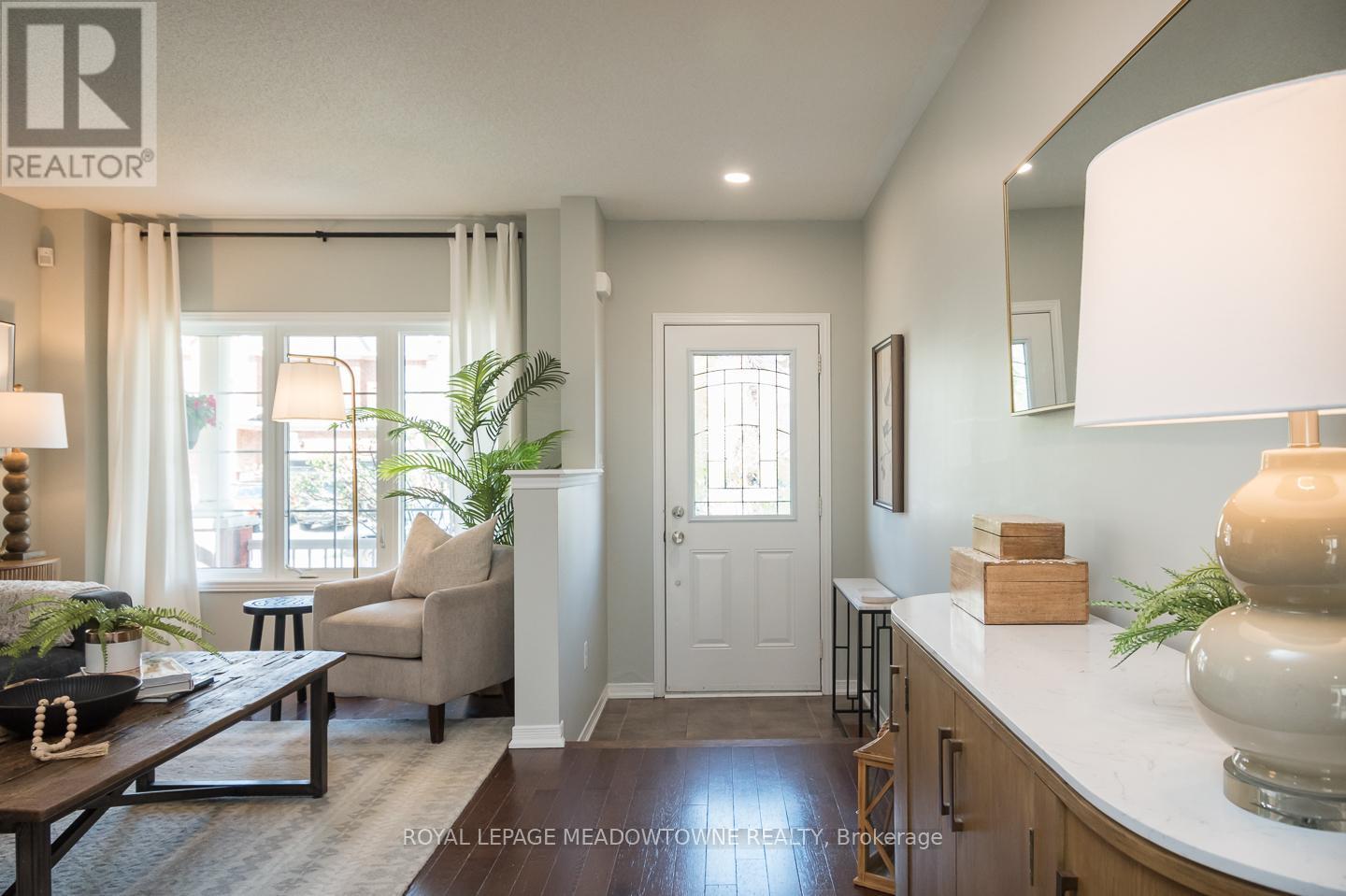 292 Giddings Crescent, Milton, Ontario  L9T 7A9 - Photo 4 - W12134205