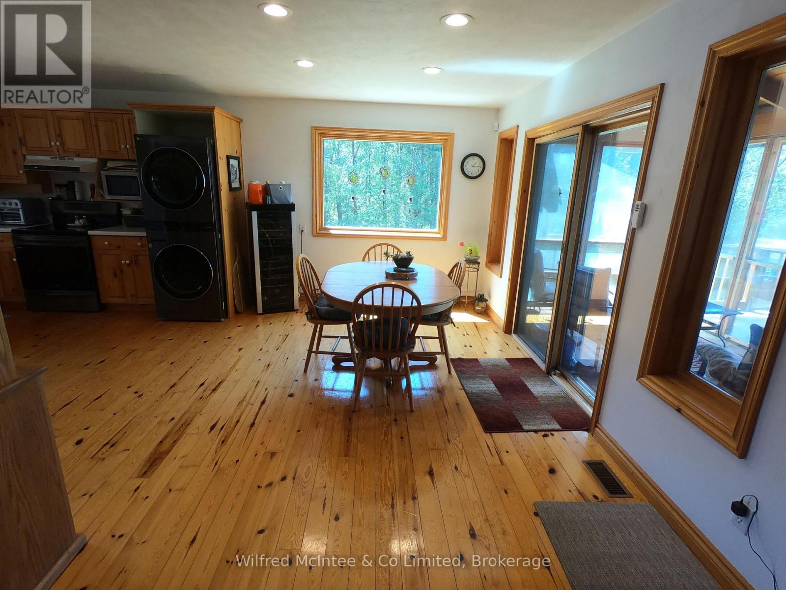 126 Buckingham Lane, Meaford, Ontario  N0H 1V0 - Photo 14 - X12134441