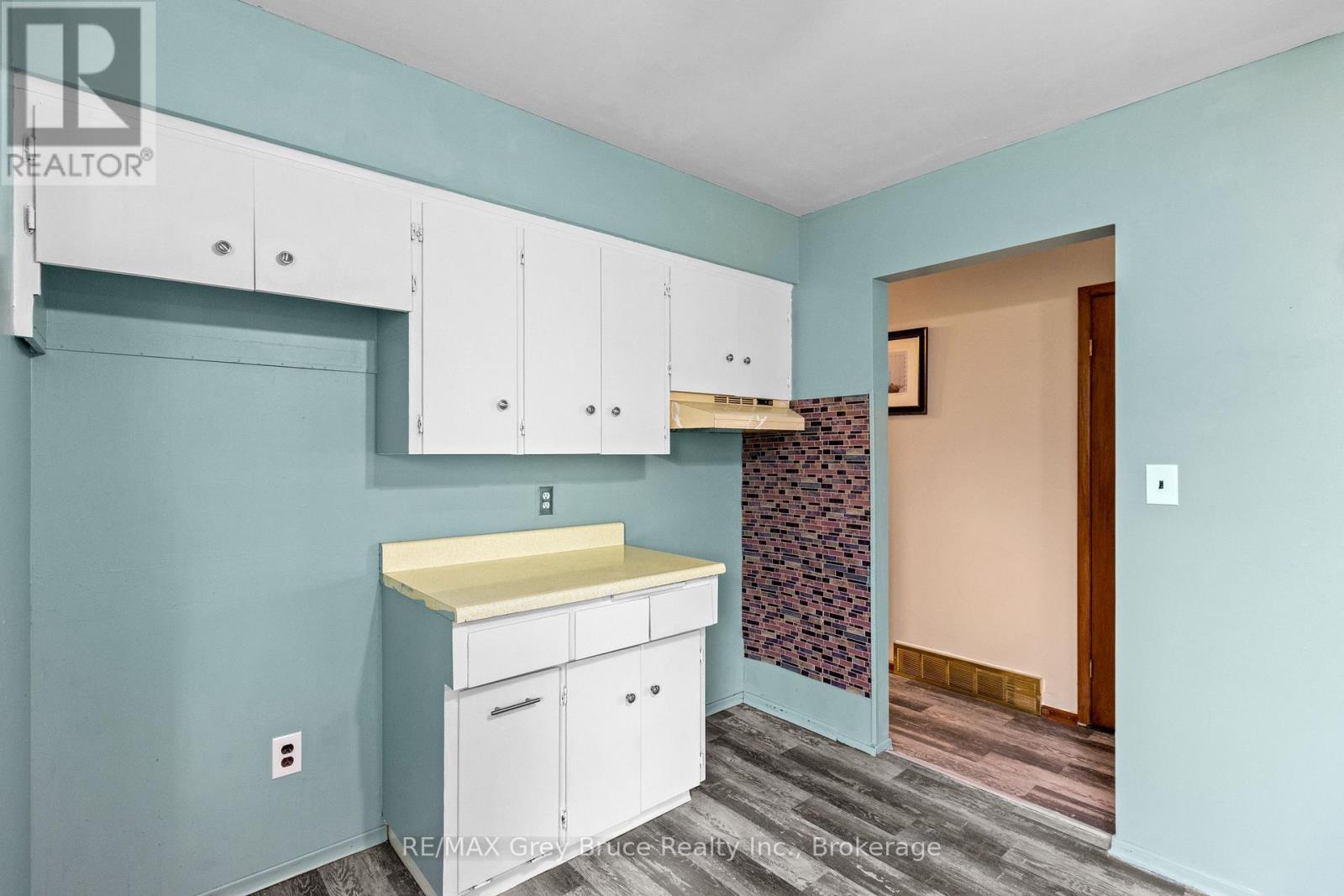 36 Thomas Street W, Arran-Elderslie, Ontario  N0H 1A0 - Photo 11 - X12134591