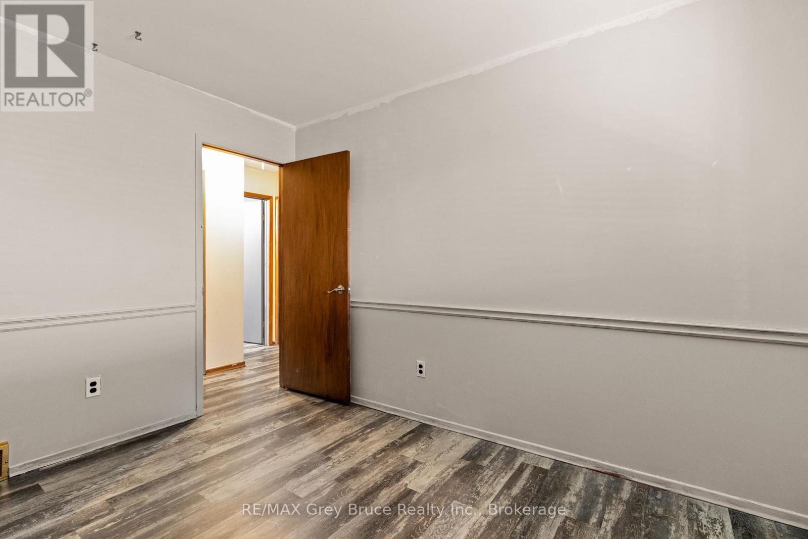 36 Thomas Street W, Arran-Elderslie, Ontario  N0H 1A0 - Photo 14 - X12134591