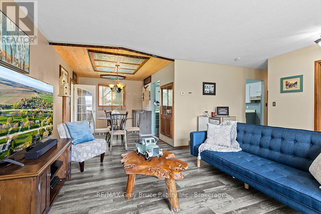 36 Thomas Street W, Arran-Elderslie, Ontario  N0H 1A0 - Photo 3 - X12134591