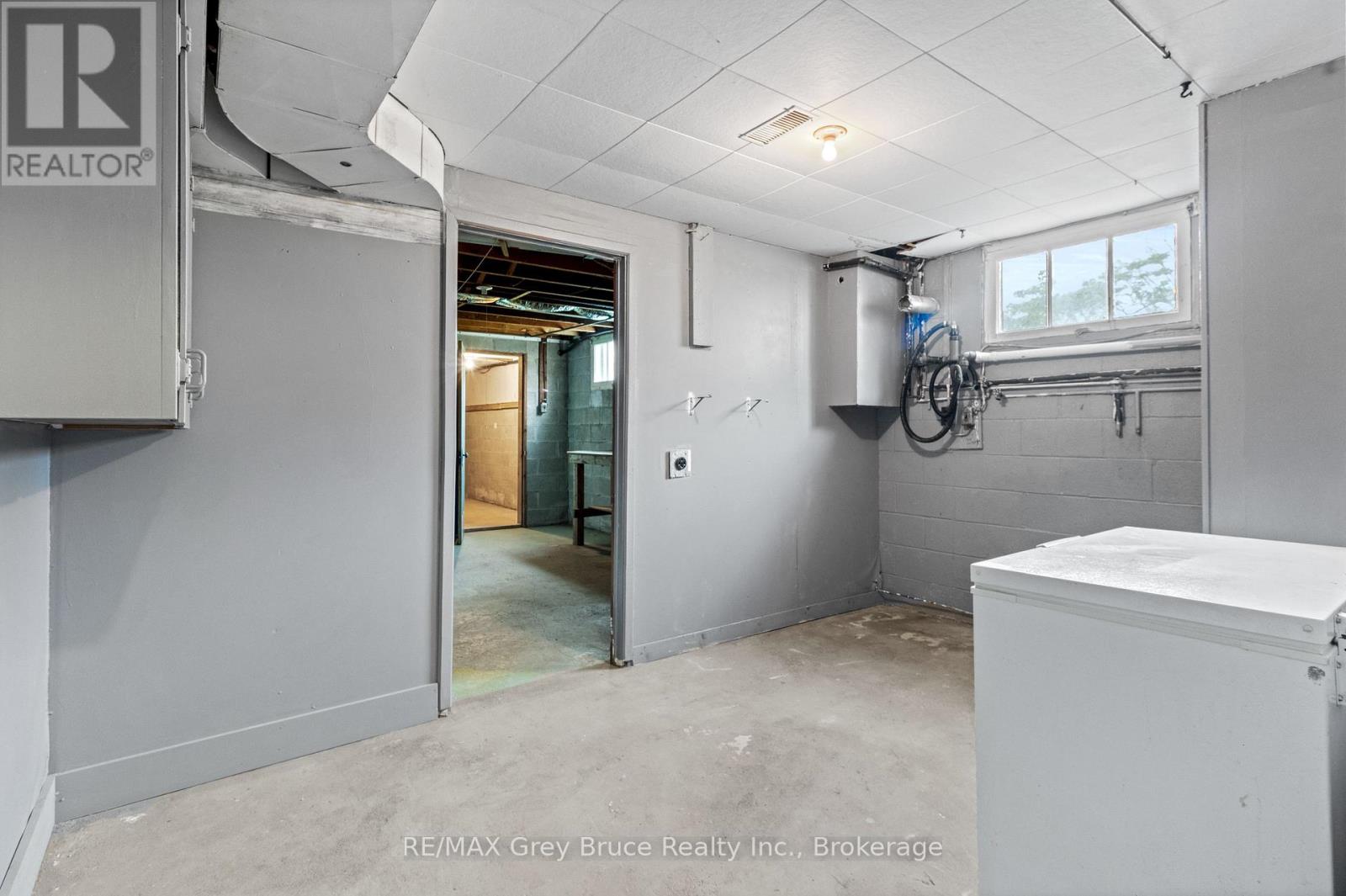 36 Thomas Street W, Arran-Elderslie, Ontario  N0H 1A0 - Photo 34 - X12134591