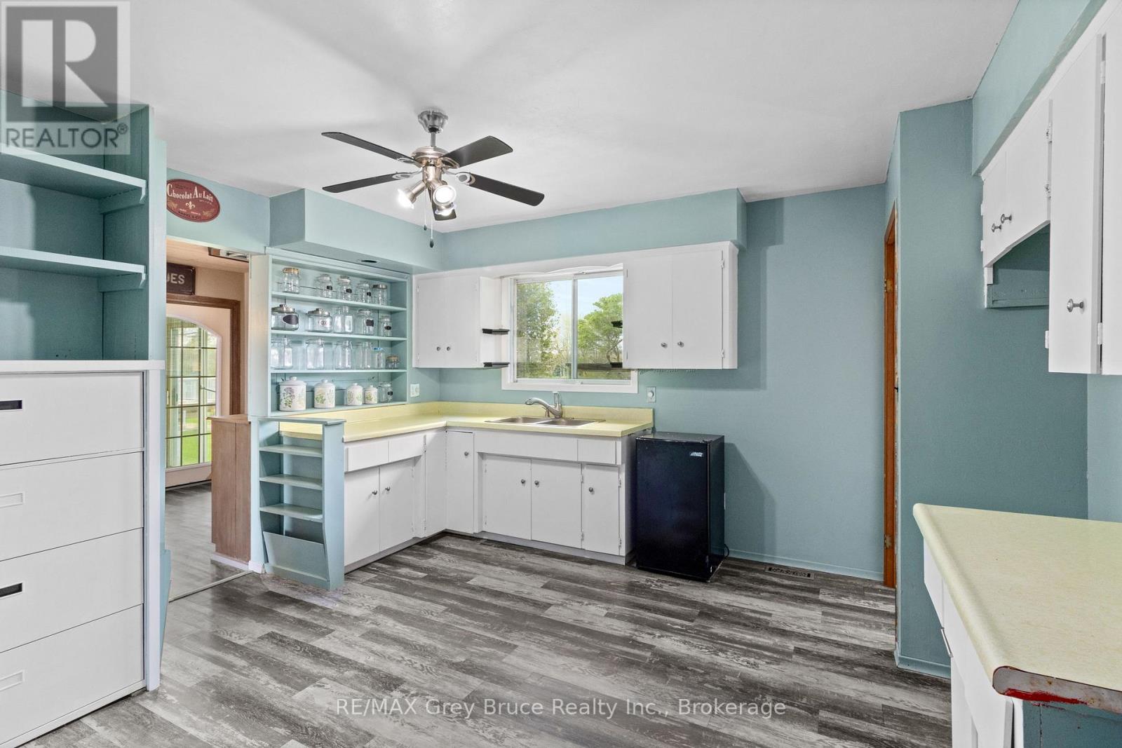 36 Thomas Street W, Arran-Elderslie, Ontario  N0H 1A0 - Photo 8 - X12134591
