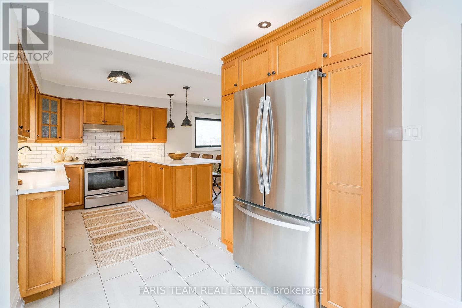 Property at 261 EDENWOOD CRESCENT image 3
