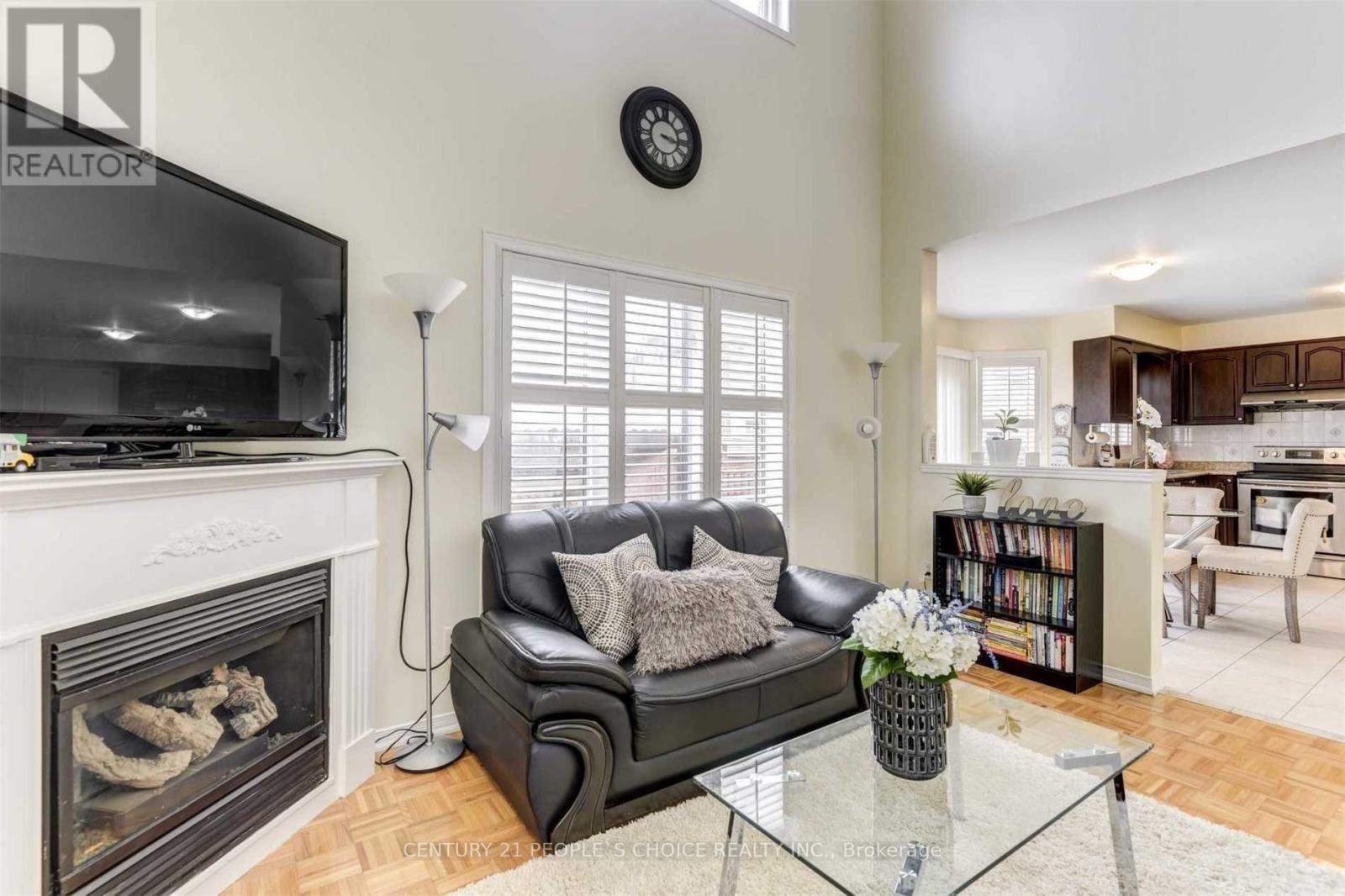 11 Citronella Lane, Brampton, Ontario  L6R 3E8 - Photo 8 - W12134263