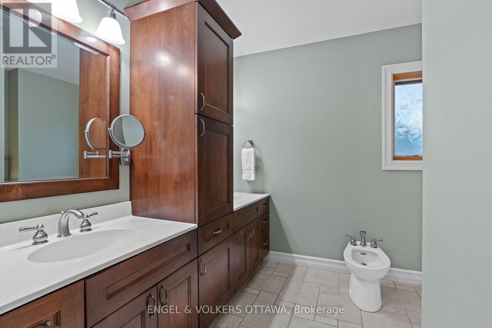 50 Belmonte Lane, Rideau Lakes, Ontario  K0G 1E0 - Photo 21 - X12134503
