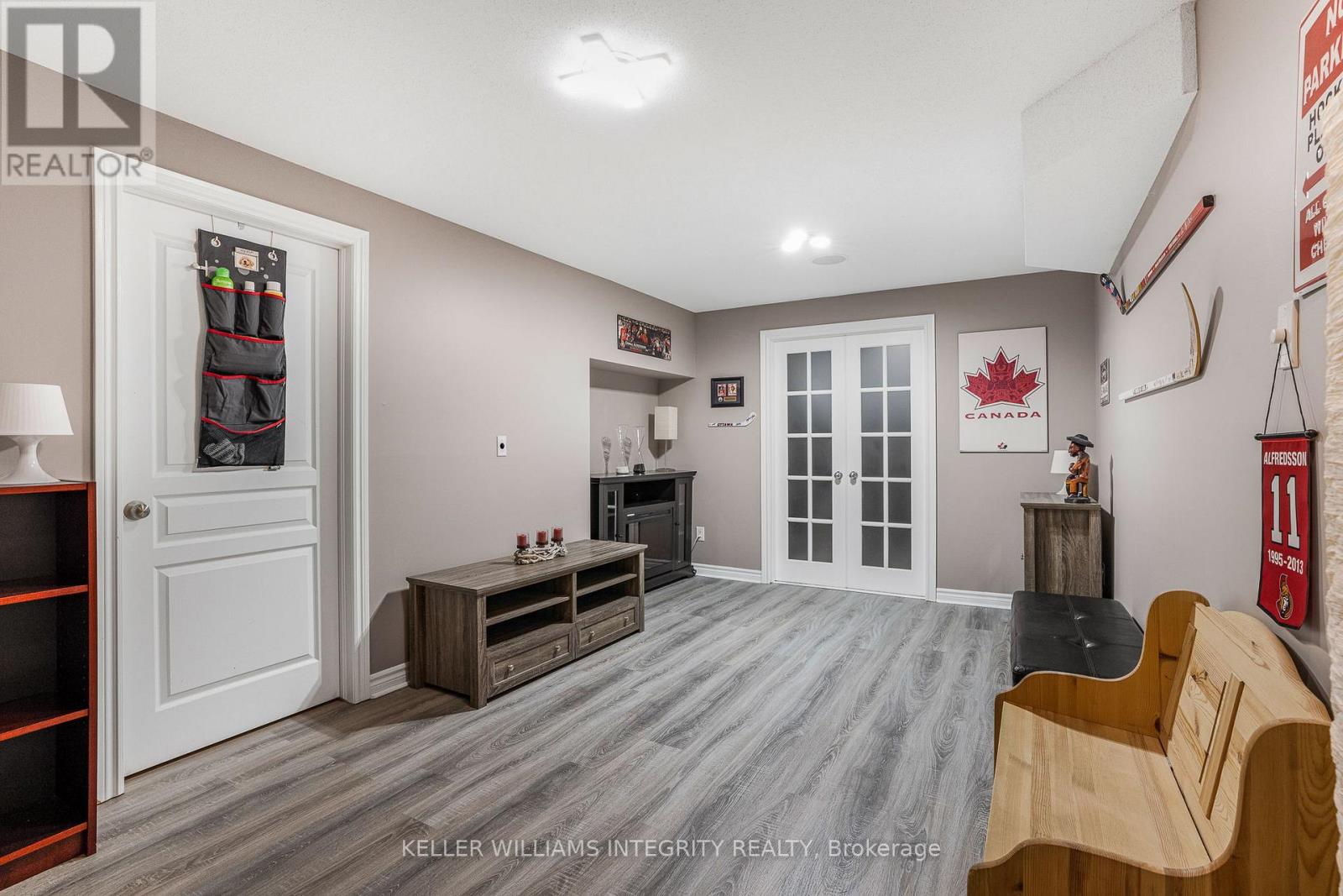 527 Salzburg Drive, Ottawa, Ontario  K4A 0C6 - Photo 21 - X12134513
