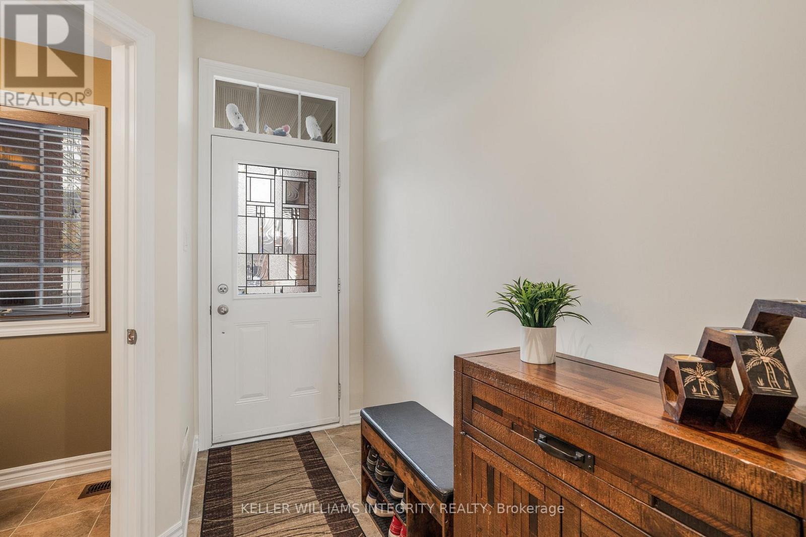 527 Salzburg Drive, Ottawa, Ontario  K4A 0C6 - Photo 4 - X12134513