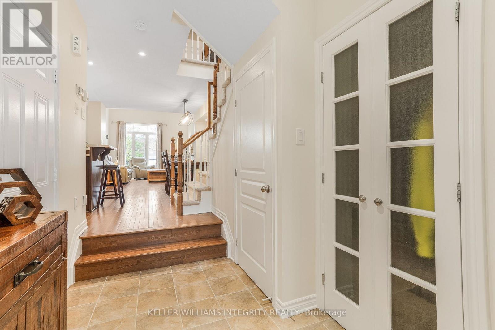 527 Salzburg Drive, Ottawa, Ontario  K4A 0C6 - Photo 5 - X12134513