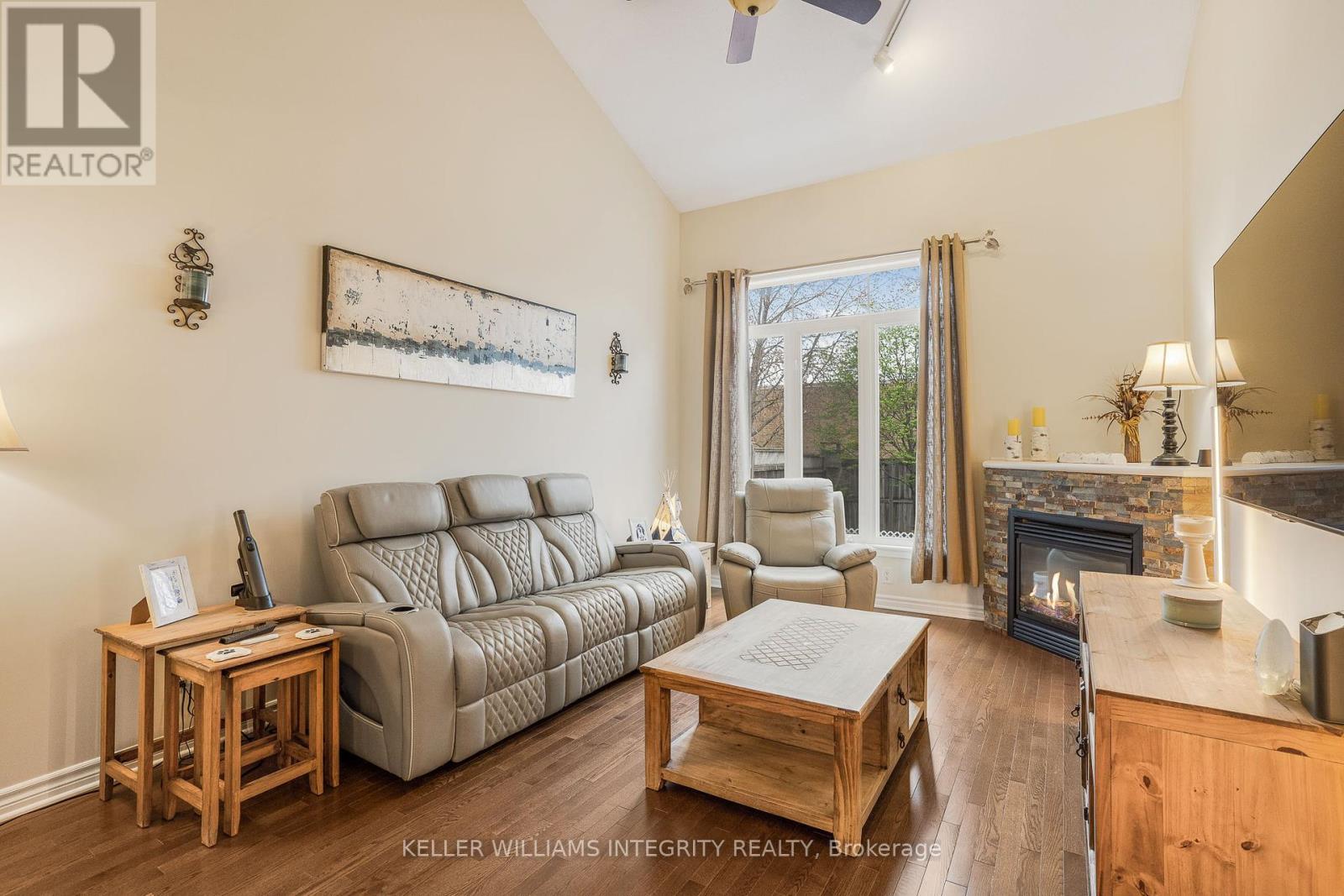 527 Salzburg Drive, Ottawa, Ontario  K4A 0C6 - Photo 9 - X12134513