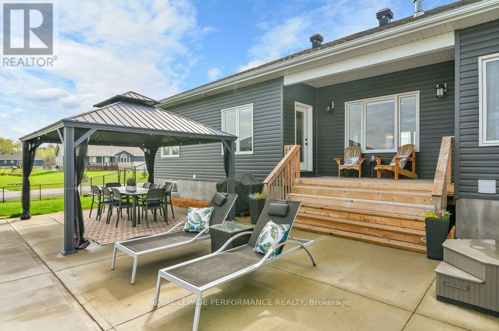 3569 Crosswind Crescent, Ottawa, Ontario  K0A 2W0 - Photo 27 - X12134561