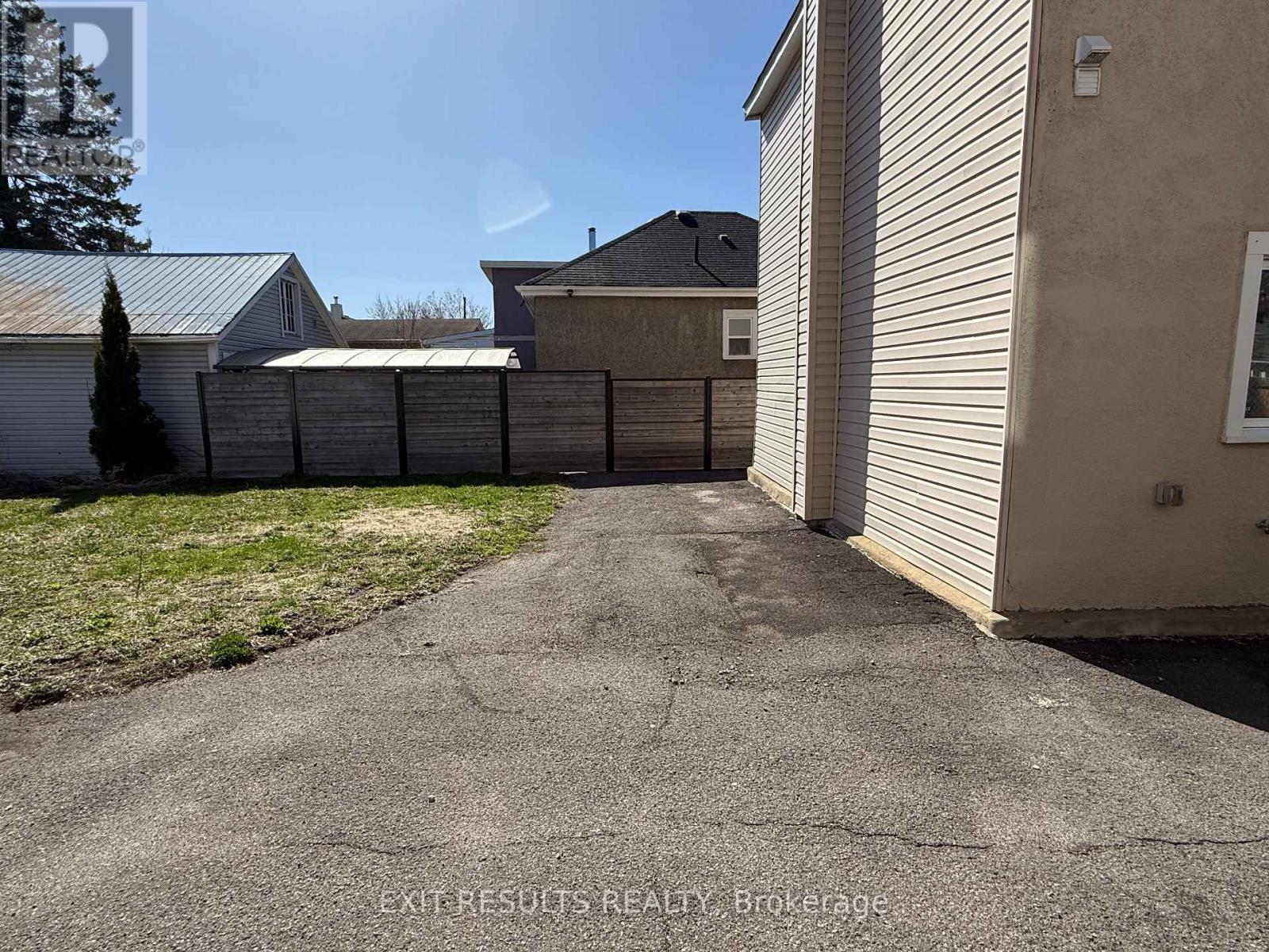 292 Richelieu Avenue, Ottawa, Ontario  K1L 6K3 - Photo 24 - X12134575
