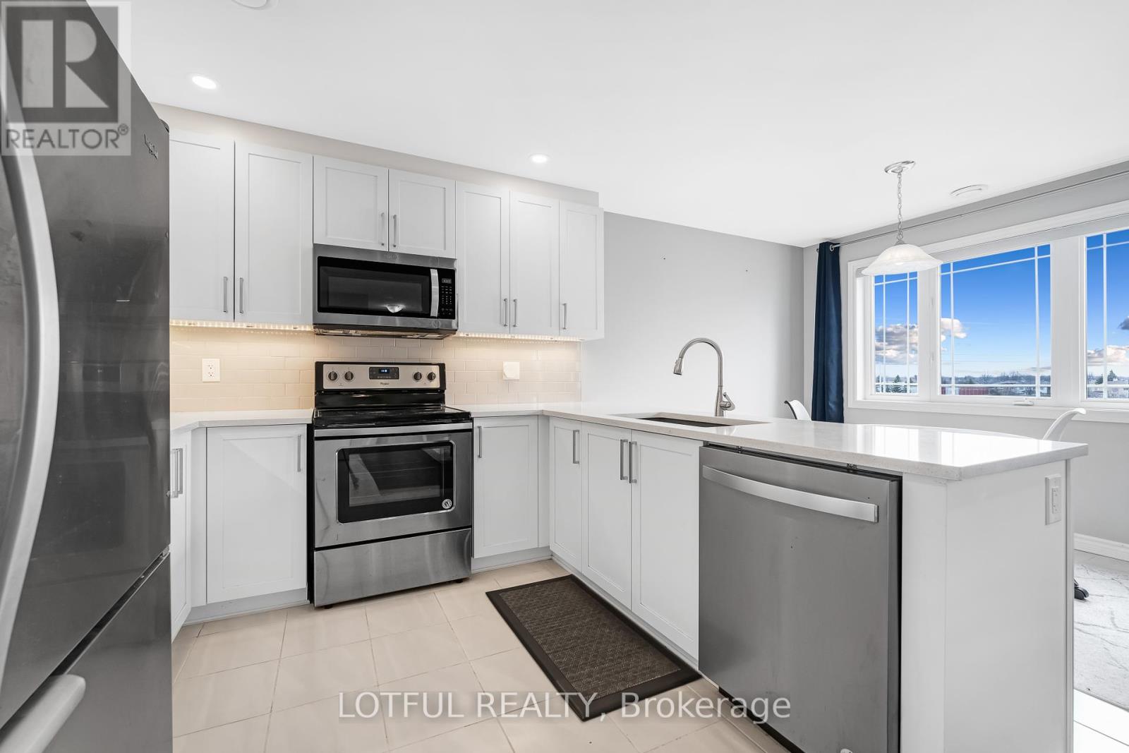 10 - 365 Tribeca Private, Ottawa, Ontario  K2J 6B4 - Photo 5 - X12134580