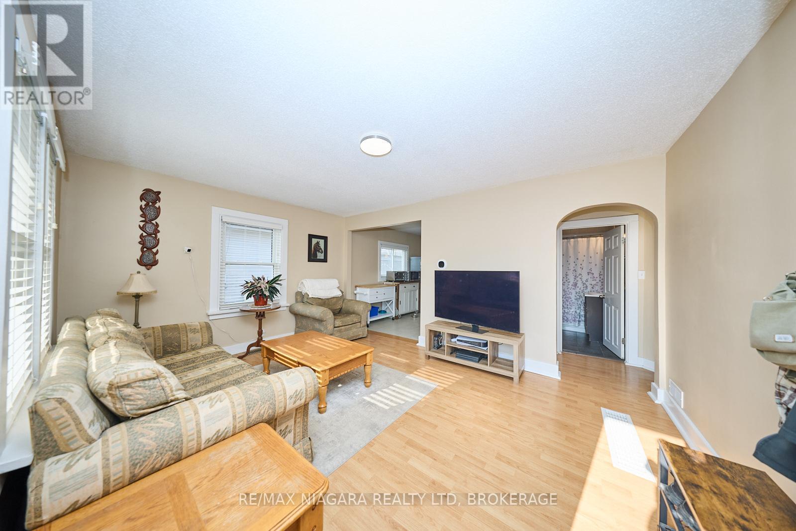 Property at 527 FERNDALE AVENUE image 2